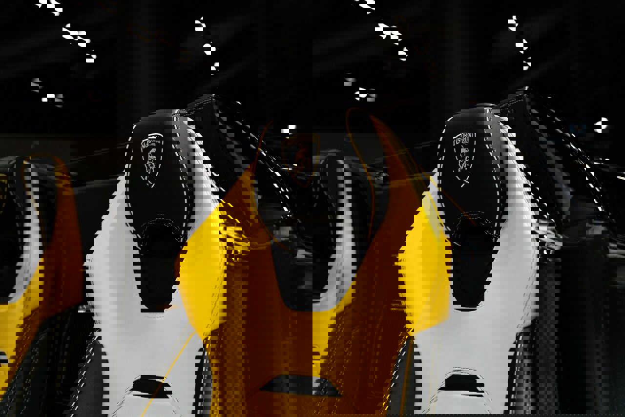 Used 2023 Lamborghini Huracan EVO image 24