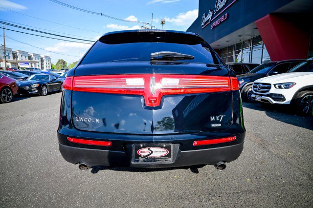 Used 2016 Lincoln MKT AWD image 6