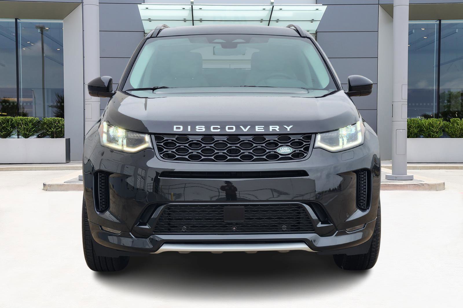New 2025 Land Rover Discovery Sport S image 2