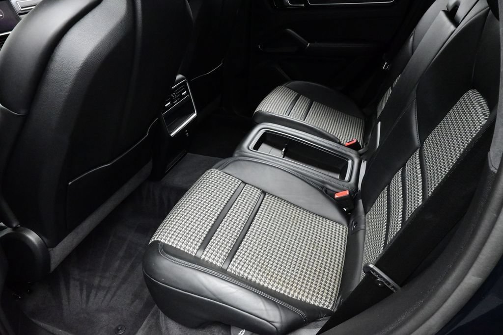 Certified 2023 Porsche Cayenne GTS AWD/4WD image 15