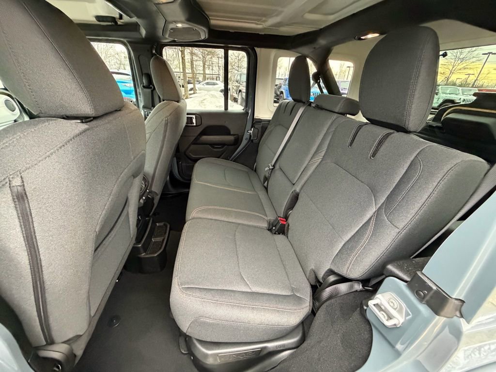Used 2025 Jeep Wrangler Unlimited Sahara image 19