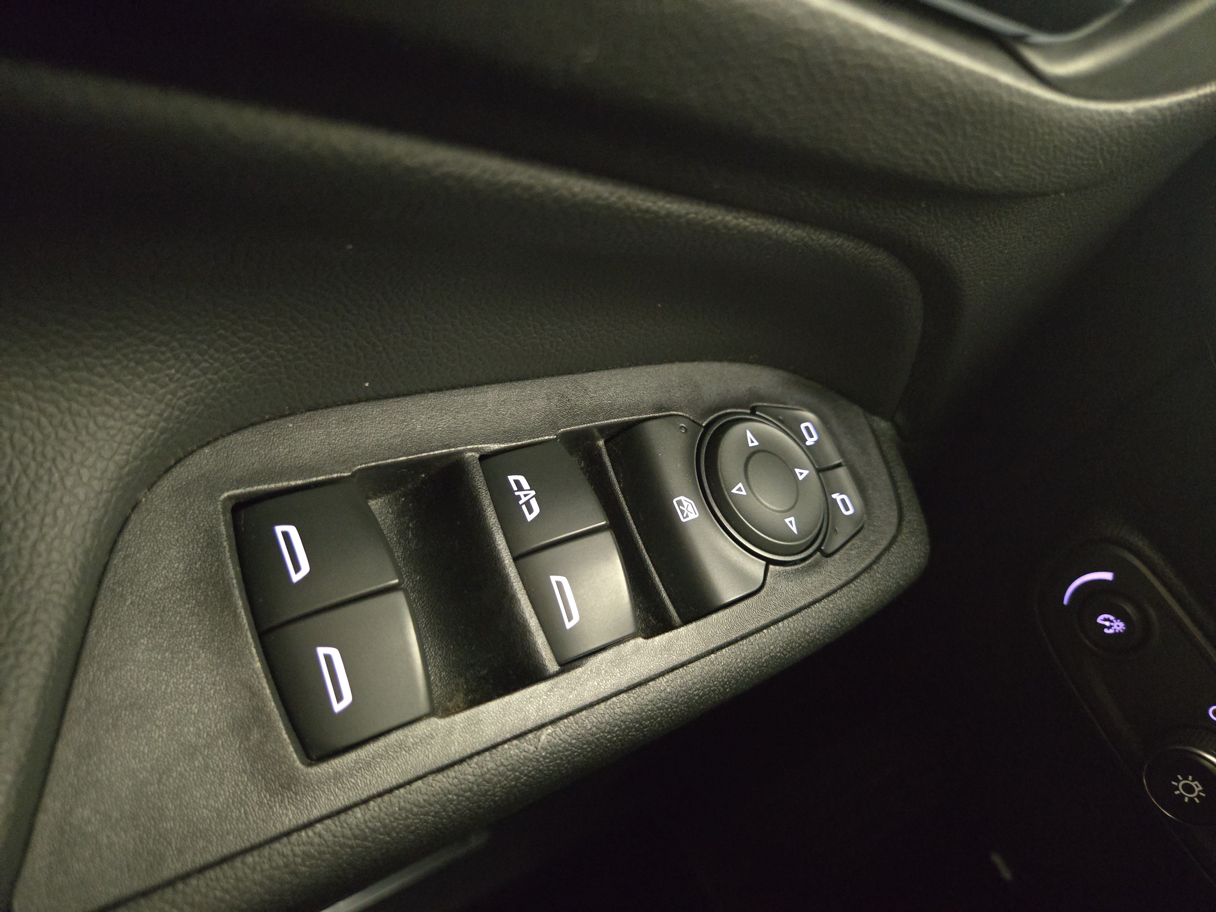 Certified 2020 Chevrolet Equinox Premier w/ Premier Redline Edition AWD/4WD image 30