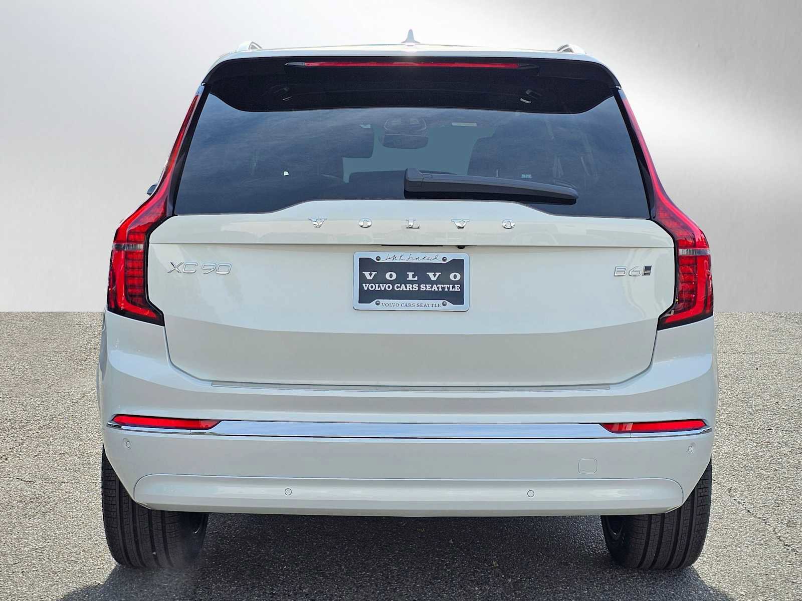 New 2026 Volvo XC90 B6 Plus w/ Protection Package Premier image 6
