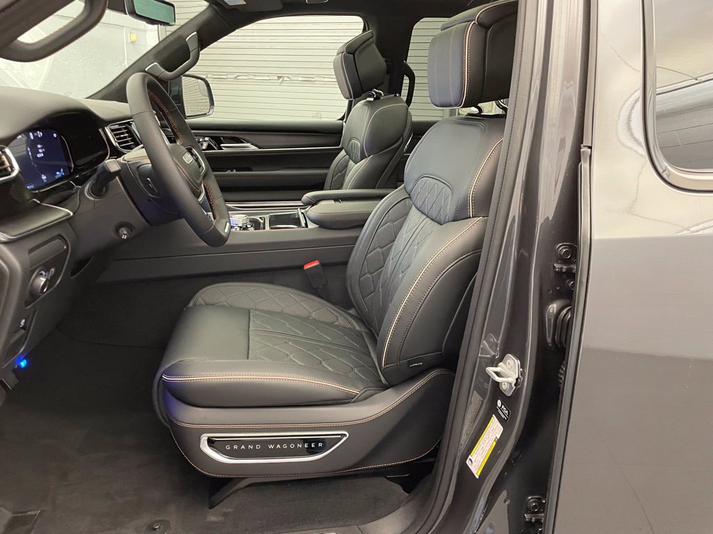 New 2026 Jeep Grand Wagoneer Summit AWD/4WD image 24
