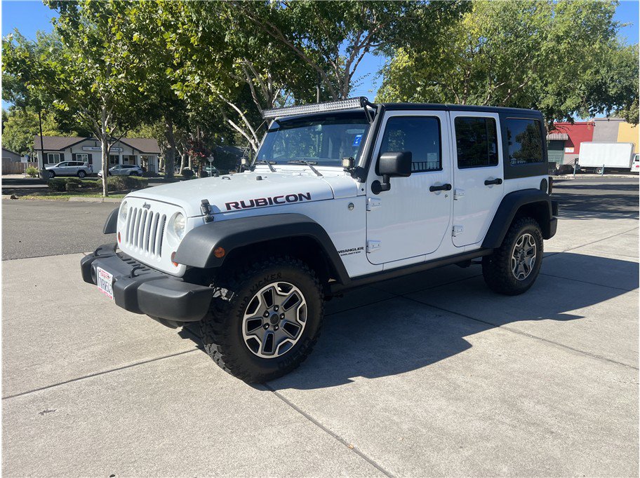 Used 2013 Jeep Wrangler Unlimited Rubicon w/ Connectivity Group AWD/4WD image 1
