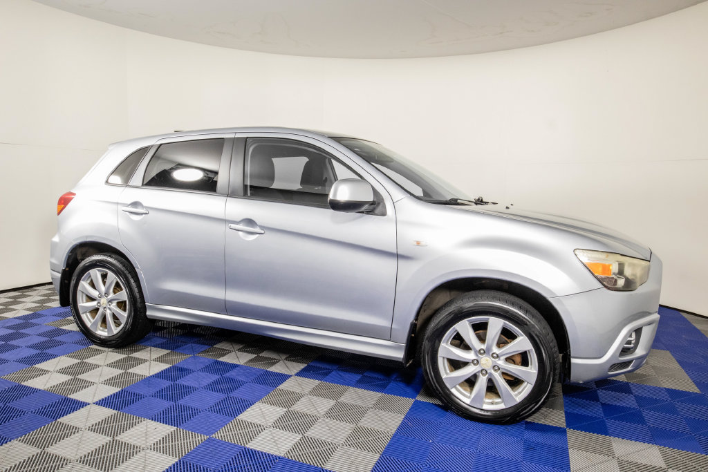 Used 2012 Mitsubishi Outlander Sport SE FWD image 3