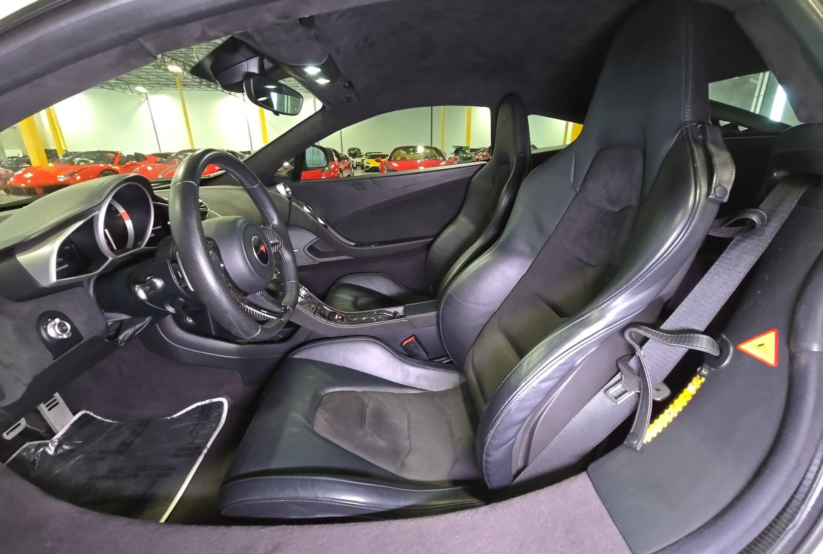Used 2012 McLaren MP4-12C Coupe RWD image 10