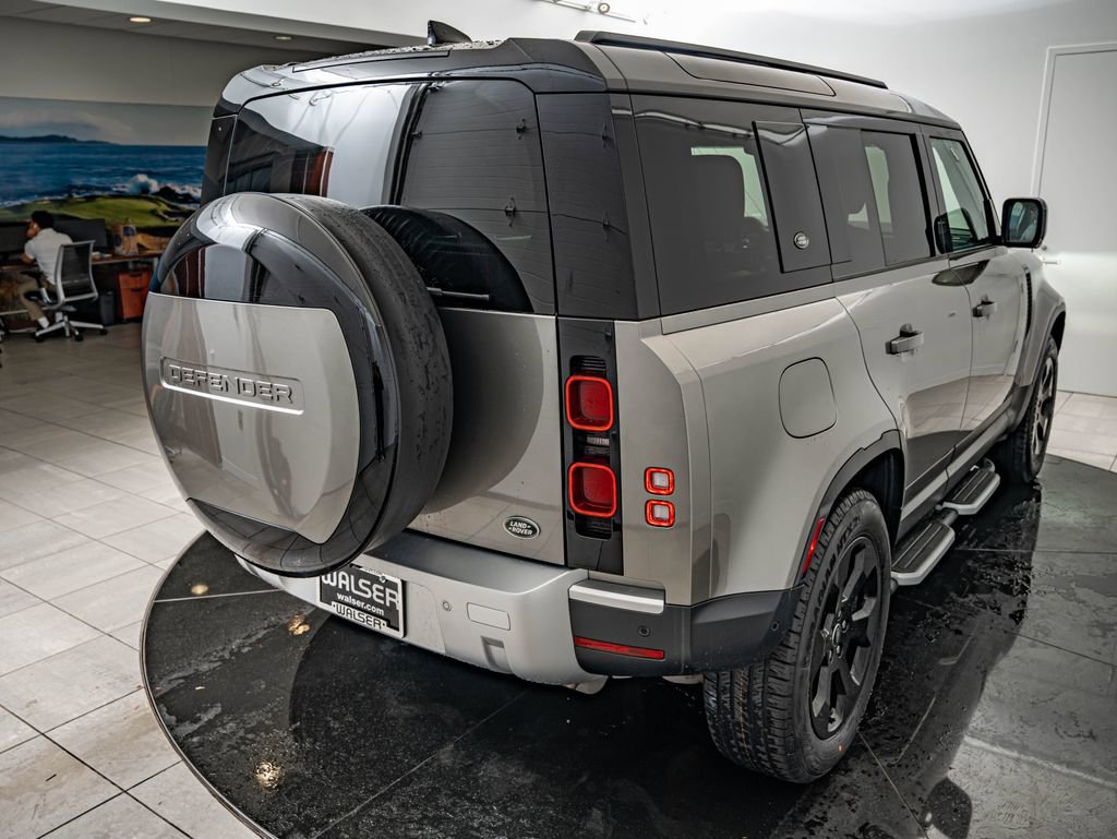 Used 2023 Land Rover Defender 110 SE AWD/4WD image 15