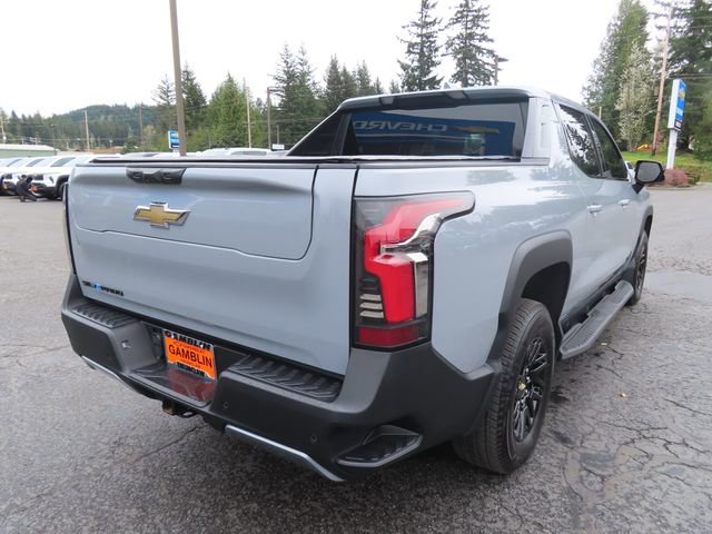 Used 2025 Chevrolet Silverado EV LT AWD/4WD image 9