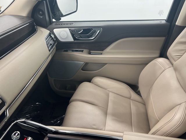 Certified 2023 Lincoln Navigator L Reserve AWD/4WD image 23