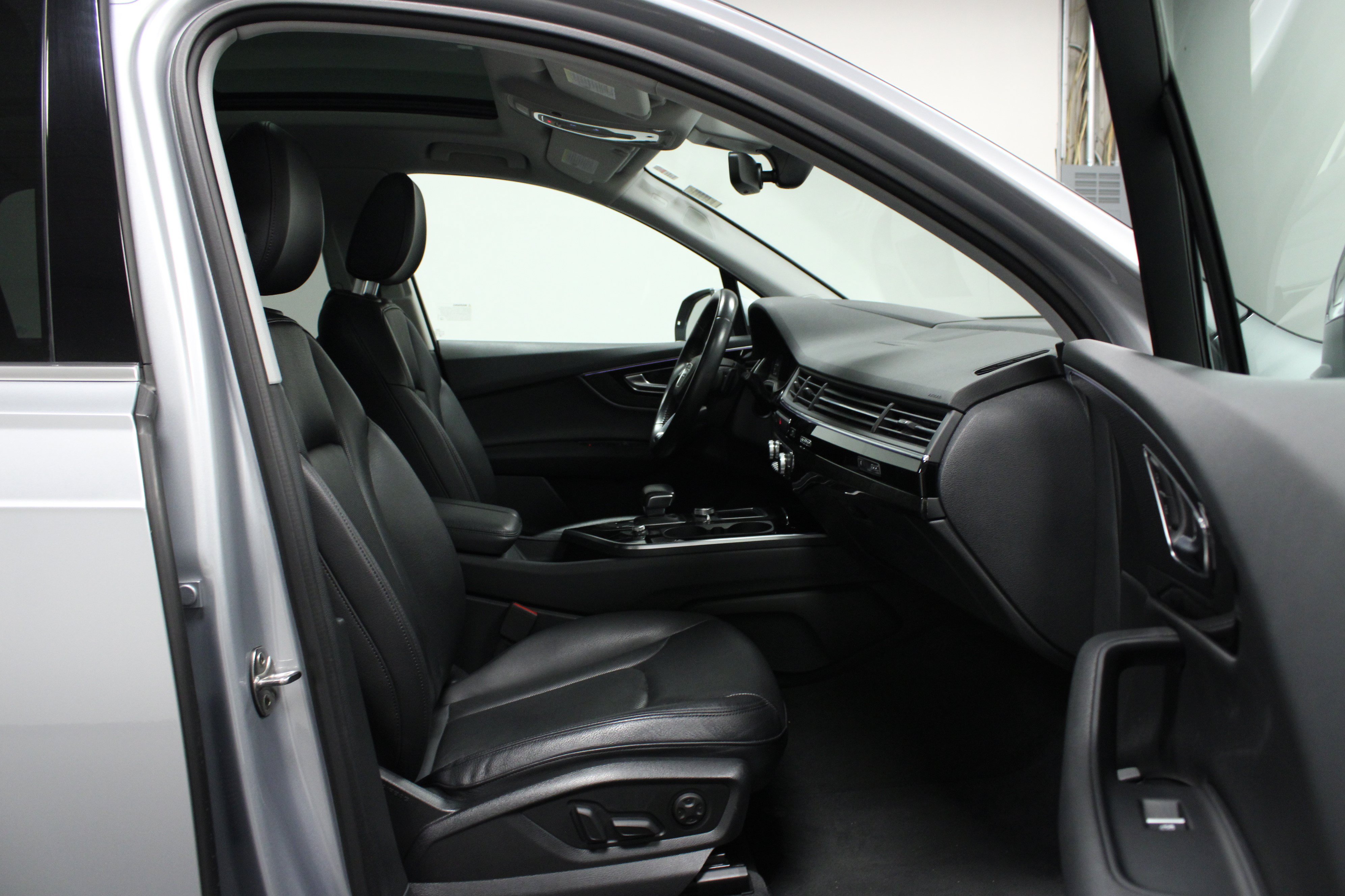 Used 2019 Audi Q7 3.0T Prestige AWD/4WD image 16