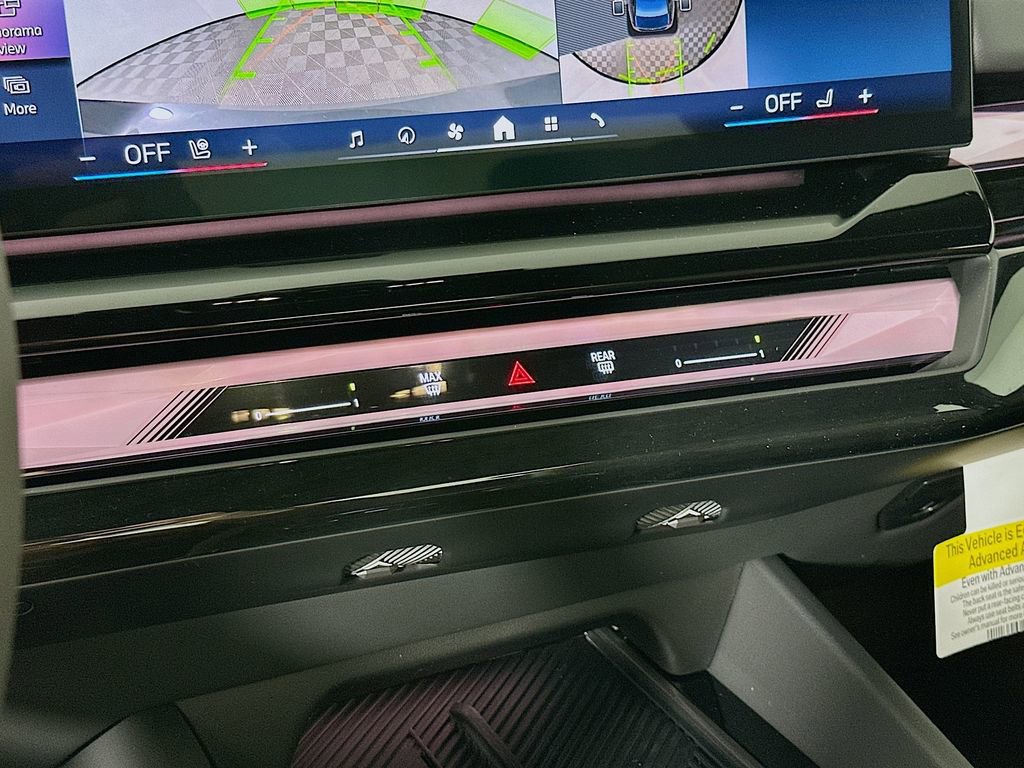 New 2026 BMW 550e xDrive w/ Executive Package image 21