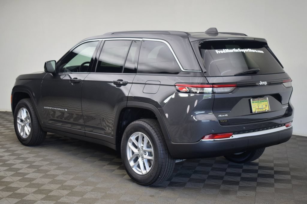 New 2026 Jeep Grand Cherokee Laredo AWD/4WD image 11
