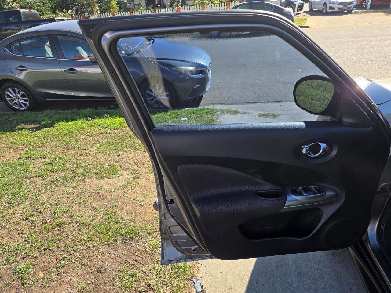 Used 2011 Nissan Juke SV FWD image 15
