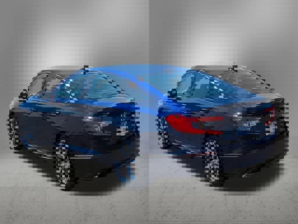 Used 2018 Honda Accord Touring image 4