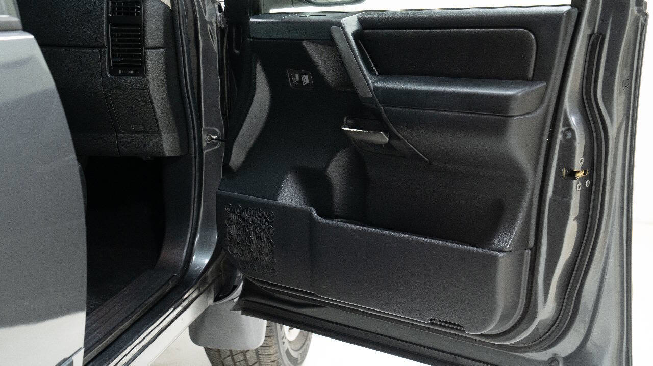 Used 2008 Nissan Titan LE AWD/4WD image 25