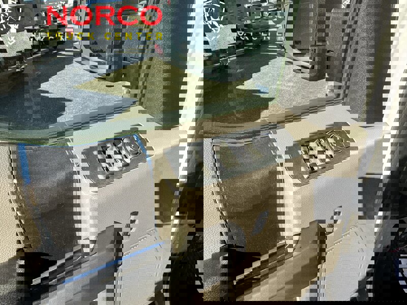 Used 2018 Ford F150 XLT image 16