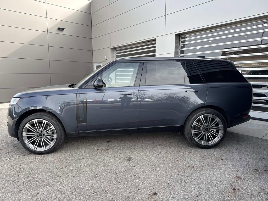 New 2026 Land Rover Range Rover Long Wheelbase SE image 4