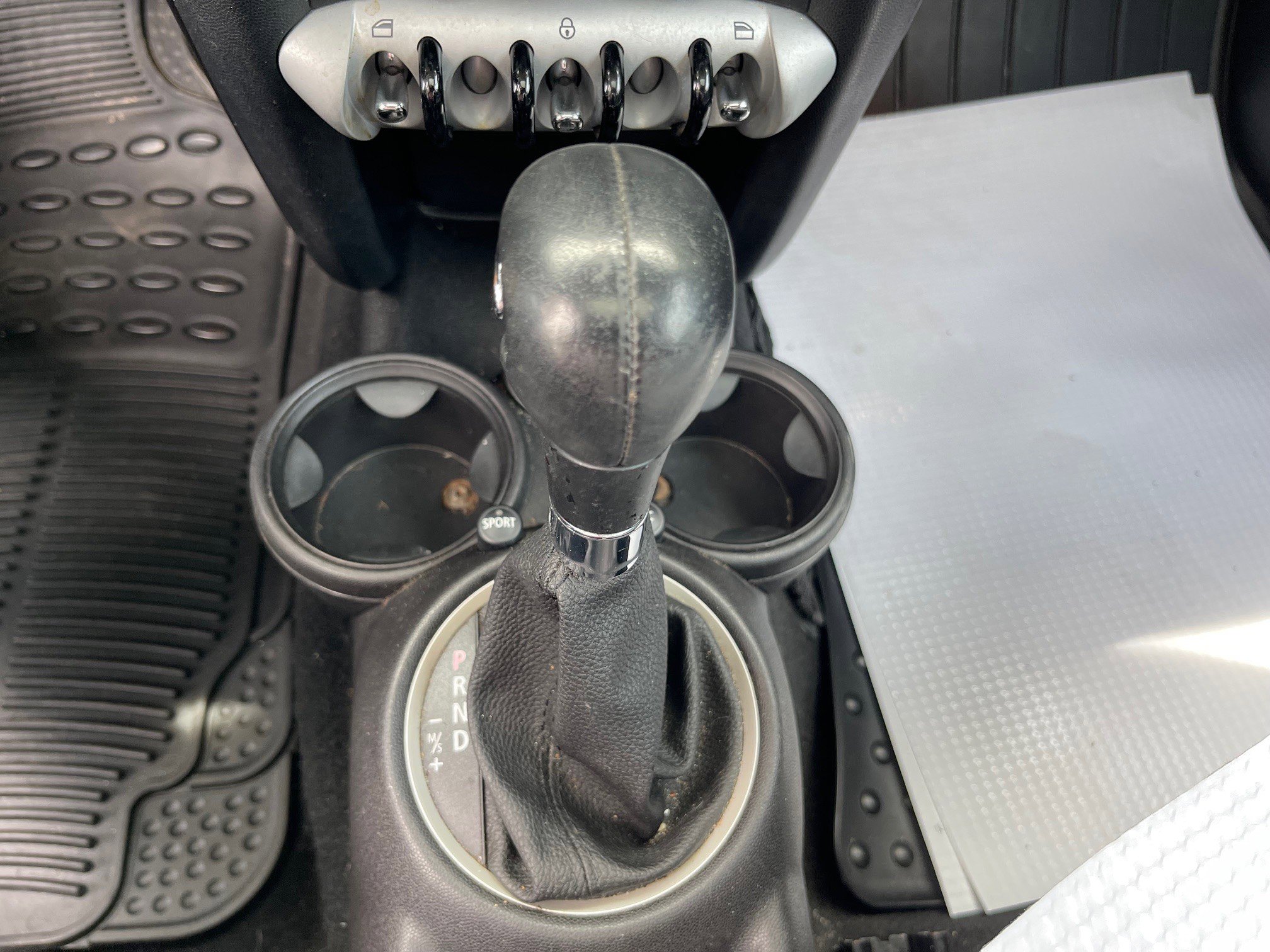 Used 2009 MINI Cooper Hardtop image 13