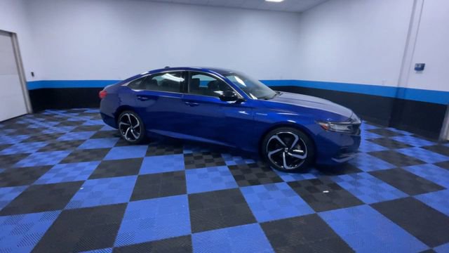 Used 2022 Honda Accord Sport image 2