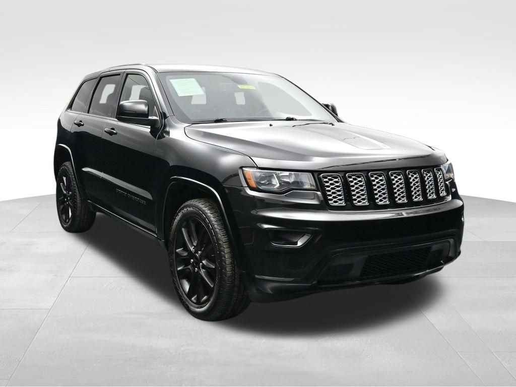 Used 2018 Jeep Grand Cherokee Altitude AWD/4WD image 7