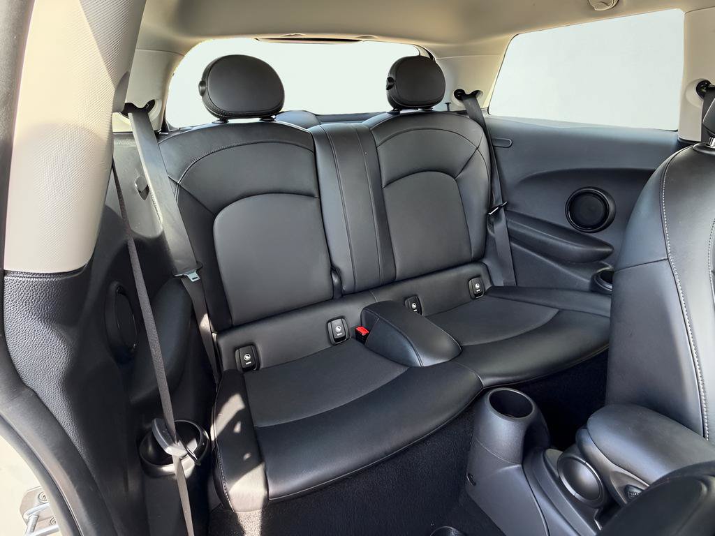 Used 2018 MINI Cooper 2-Door Hardtop FWD image 22