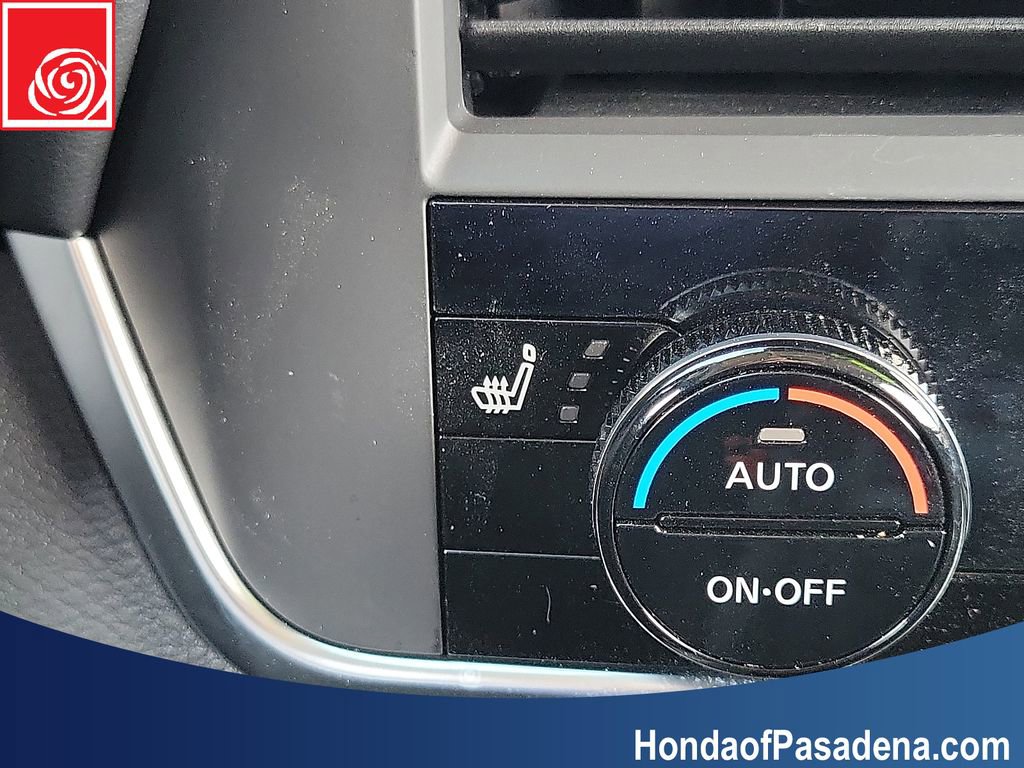 Used 2025 Nissan Rogue SV image 18