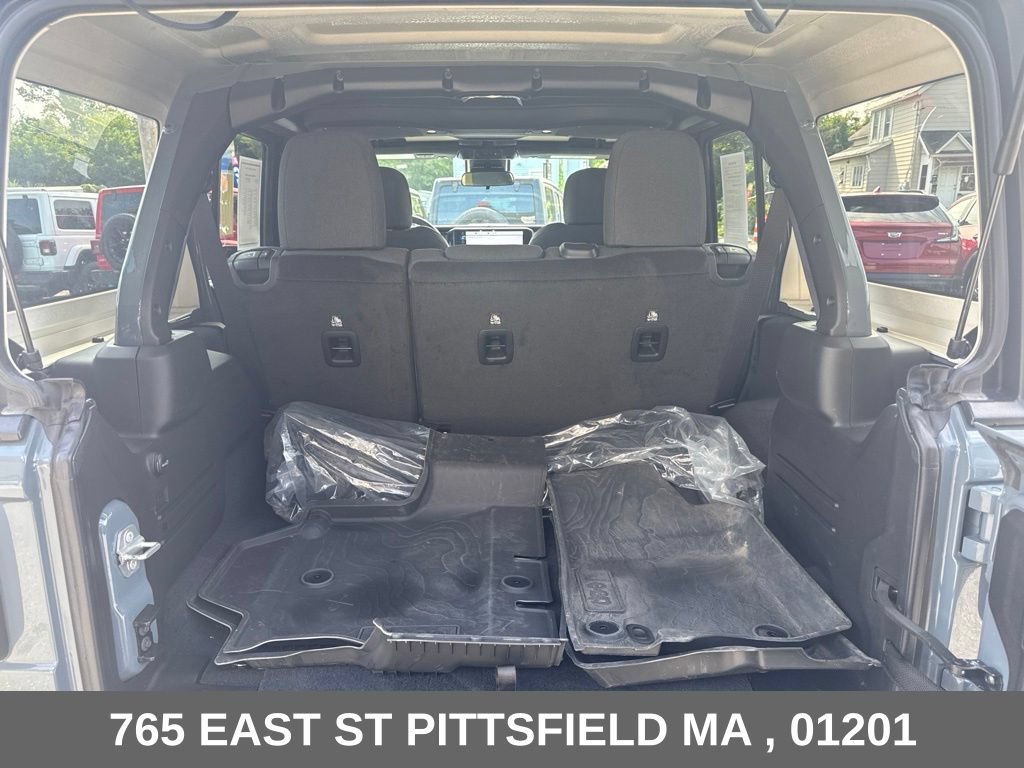 Used 2024 Jeep Wrangler Unlimited Sport AWD/4WD image 16