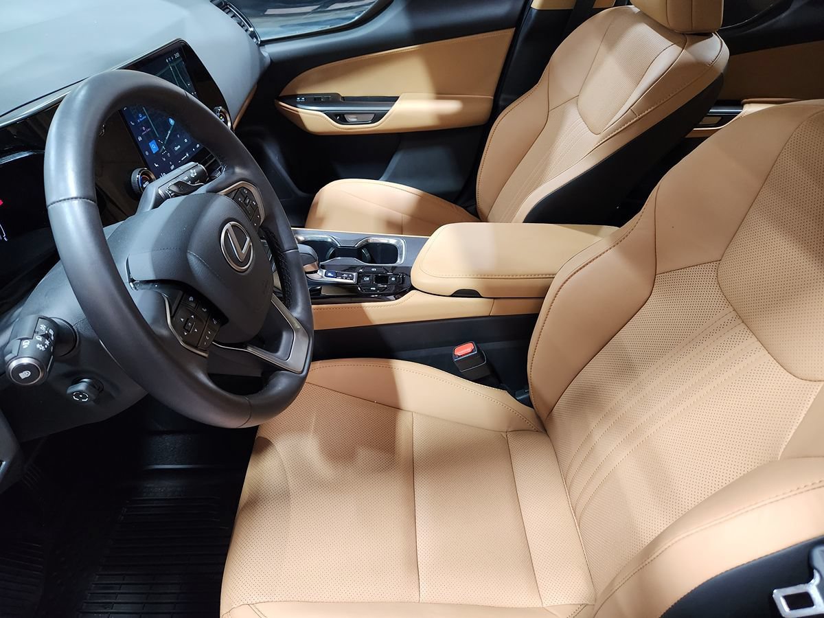Used 2025 Lexus NX 250 FWD w/ Premium Package image 28