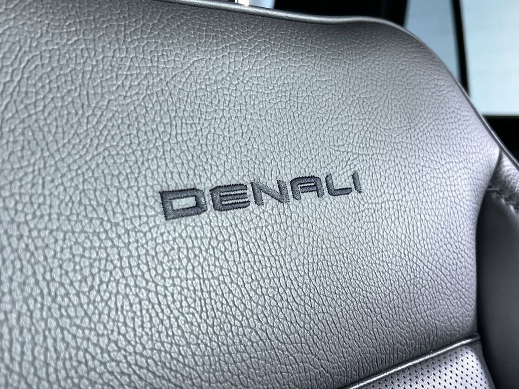 Used 2023 GMC Yukon Denali image 34
