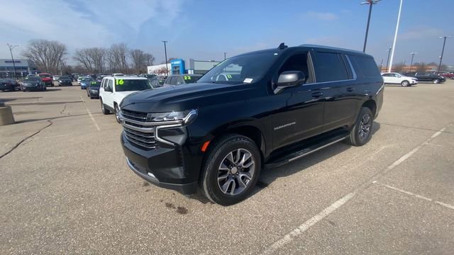 Used 2023 Chevrolet Suburban LT w/ LT Signature Plus Package image 6