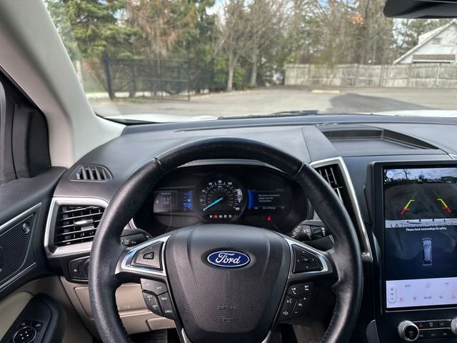 Used 2022 Ford Edge Titanium image 37