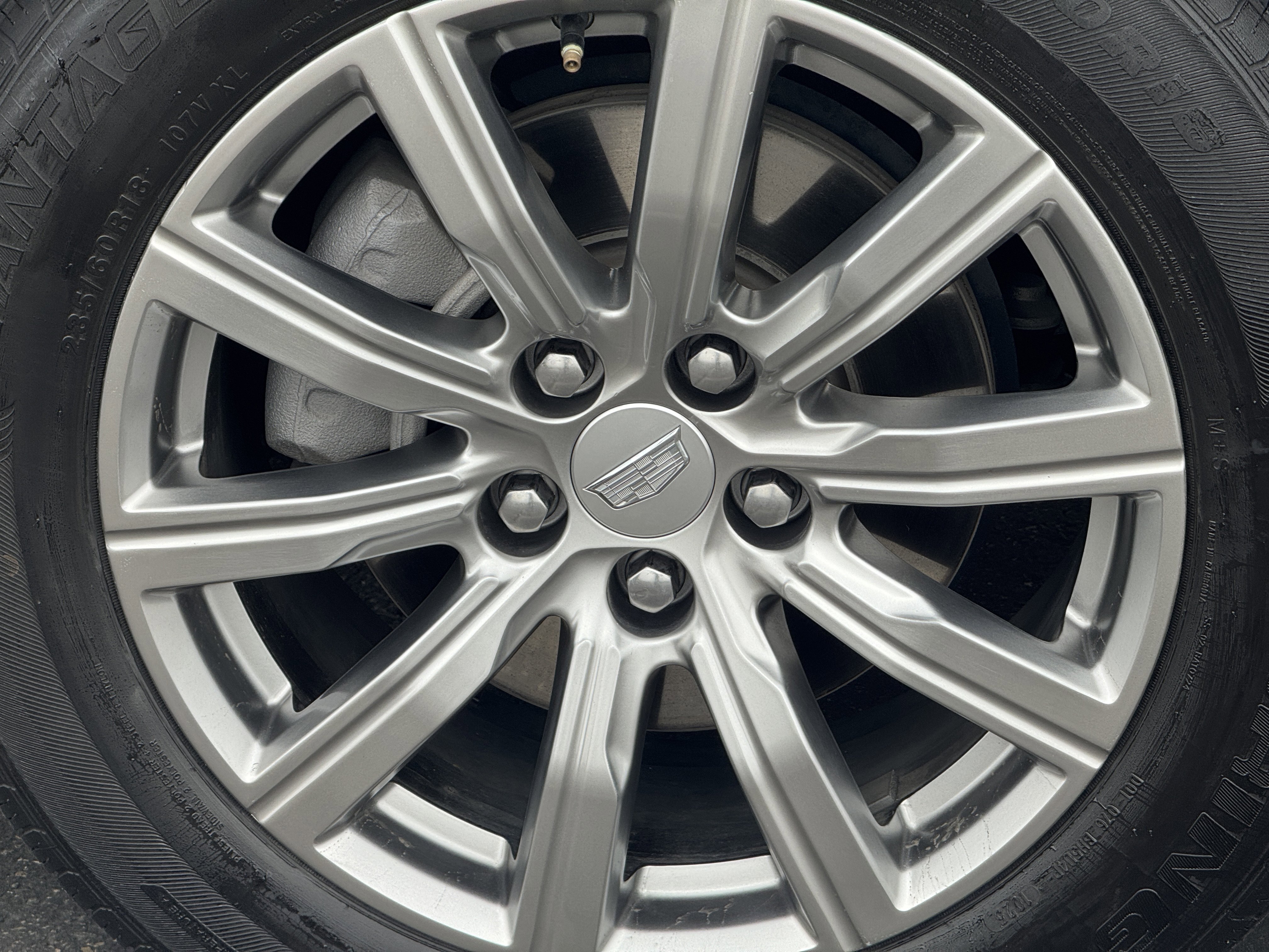 Certified 2023 Cadillac XT4 Premium Luxury AWD/4WD image 9