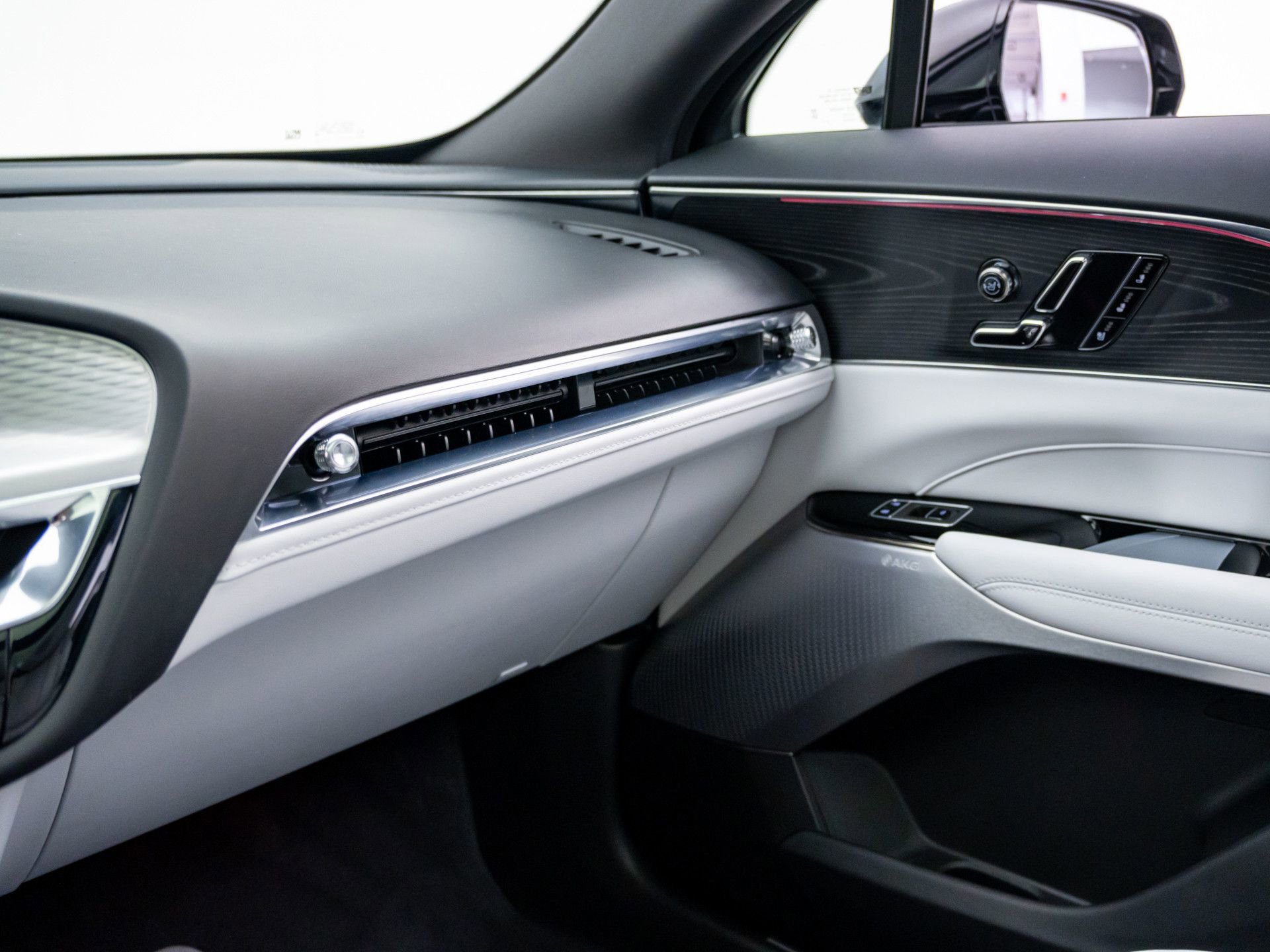 Certified 2024 Cadillac Lyriq Sport image 34