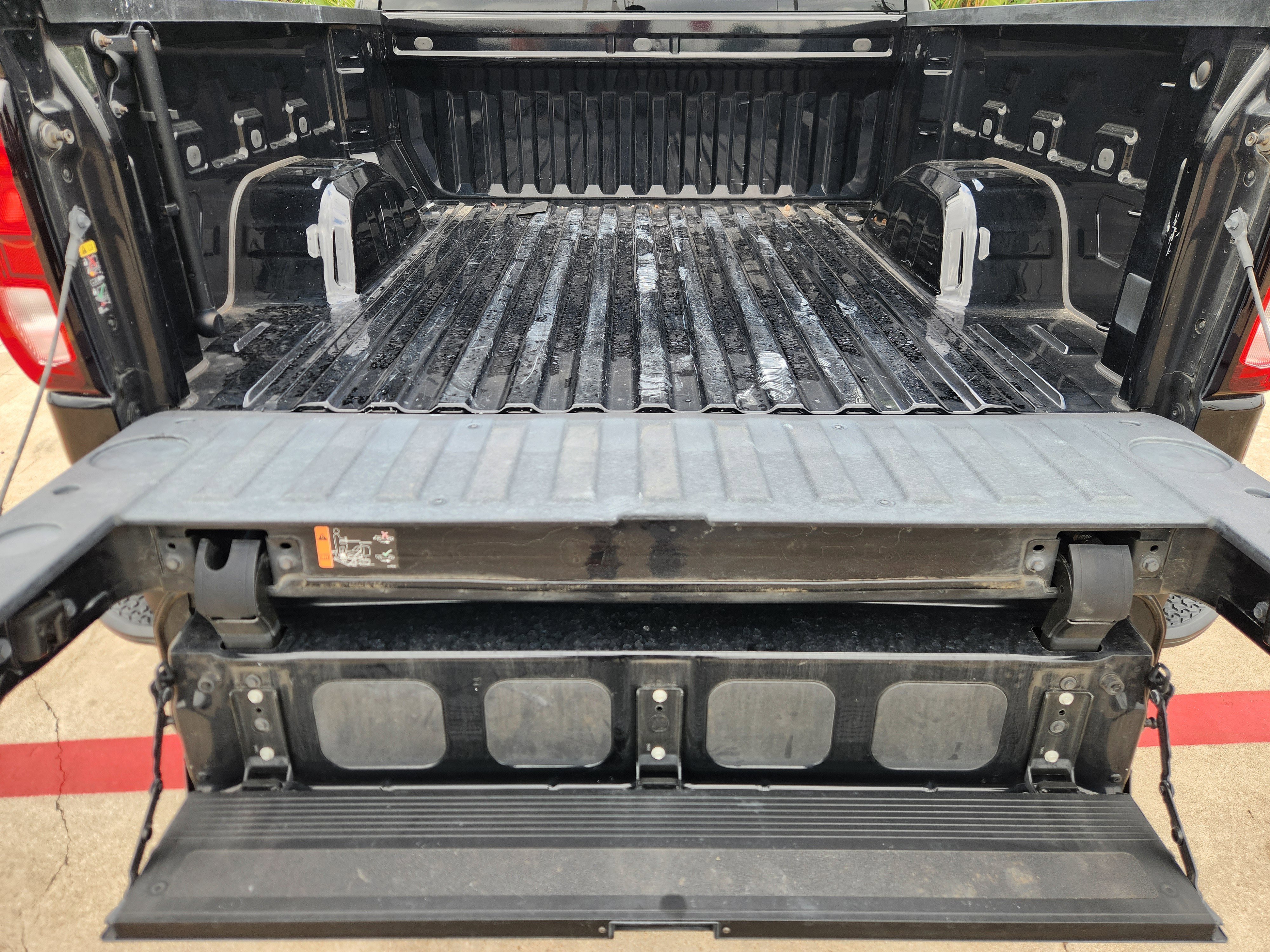 Used 2022 GMC Sierra 1500 Elevation w/ LPO, Elevation Black Package AWD/4WD image 23