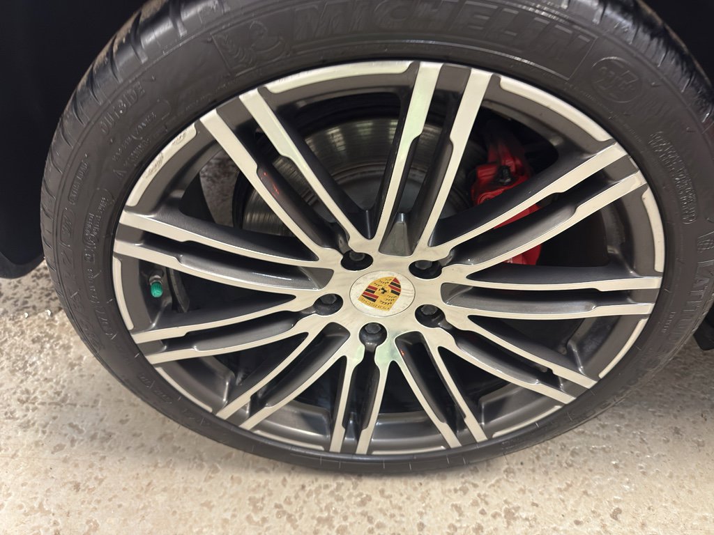 Used 2016 Porsche Cayenne Turbo image 36