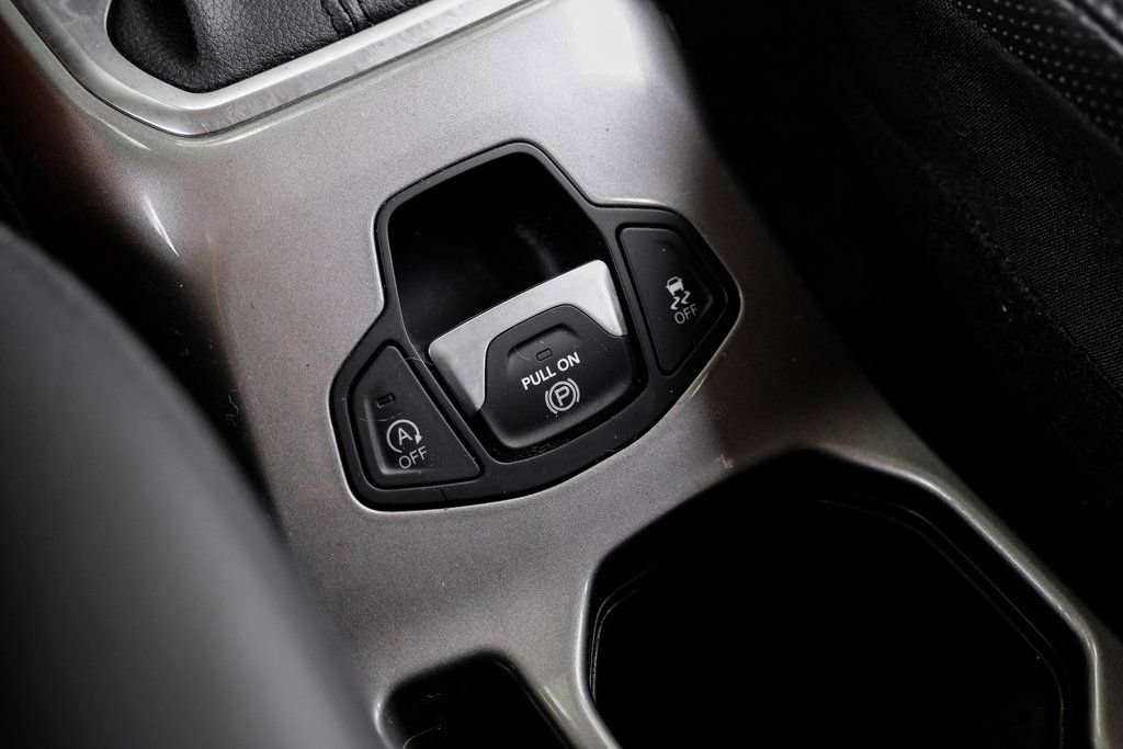 Used 2021 Jeep Renegade Limited image 38