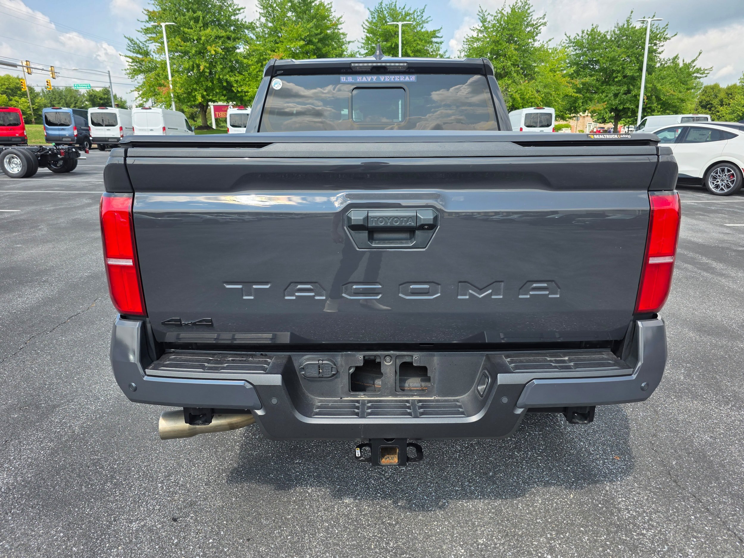 Used 2024 Toyota Tacoma 4x4 Double Cab image 4