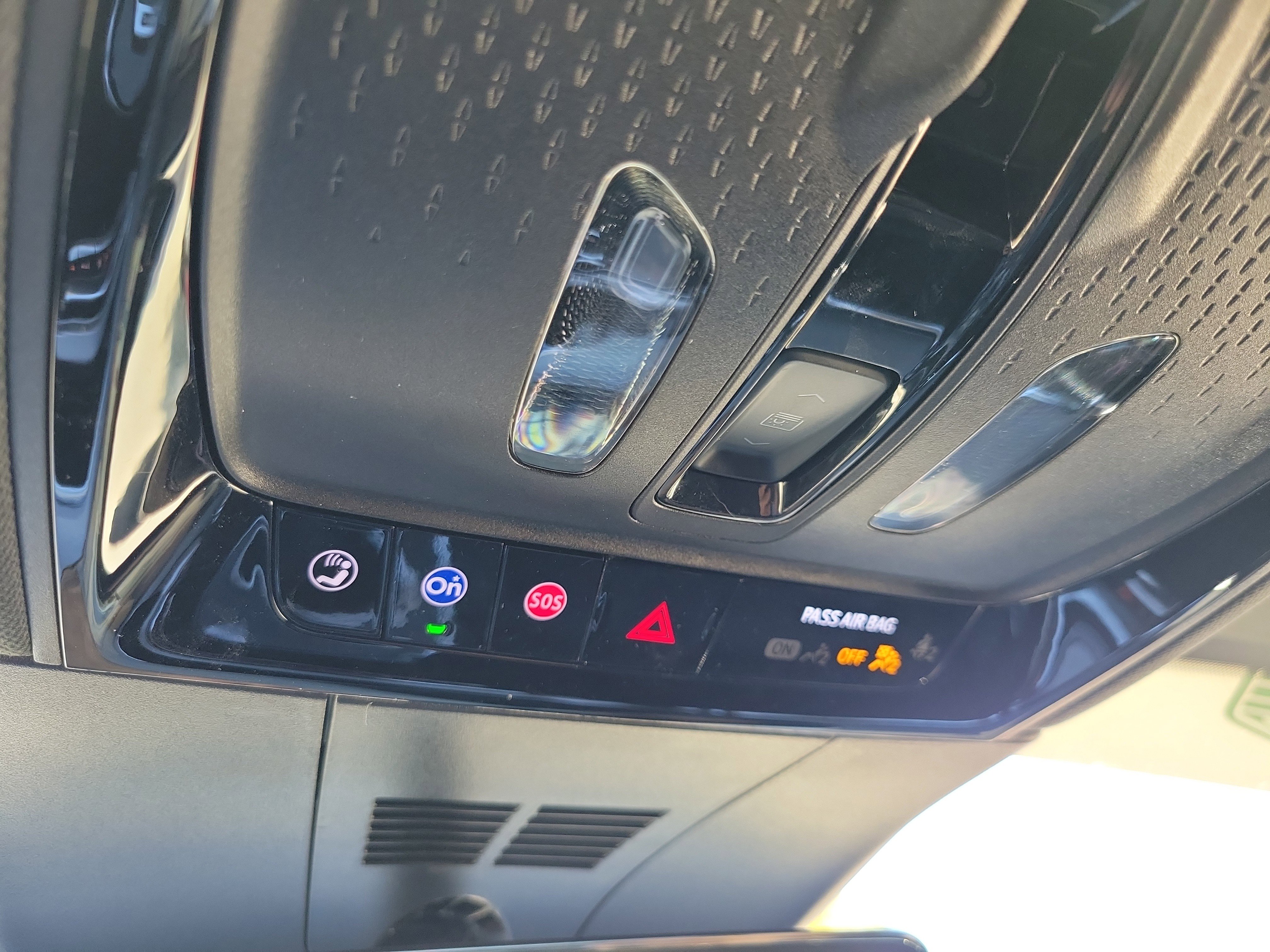 Used 2024 Cadillac Lyriq Luxury w/ LPO, Floor Liner Package image 18