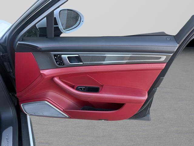 Used 2018 Porsche Panamera Turbo Executive image 30