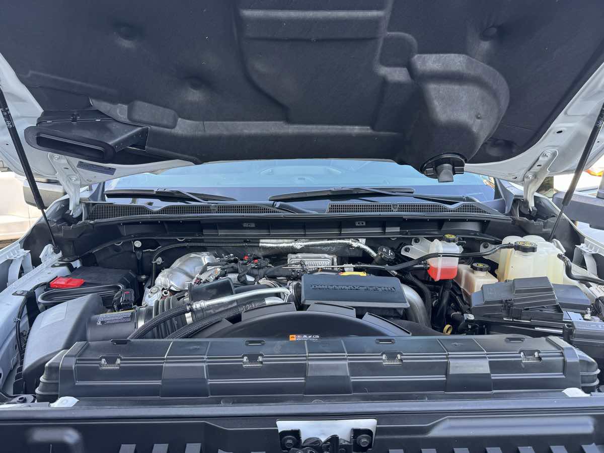 Used 2023 GMC Sierra 2500 SLT w/ SLT Convenience Package image 16