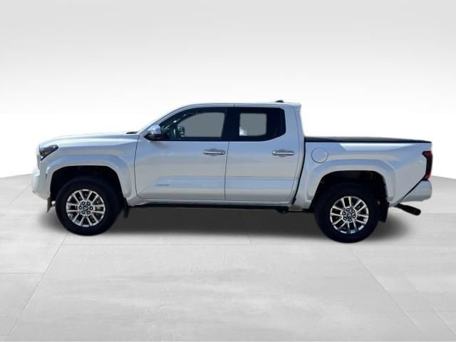 Used 2024 Toyota Tacoma Limited w/ Limited Package (LT) AWD/4WD image 2