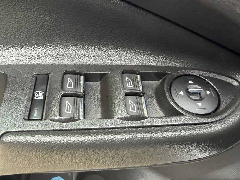 Used 2016 Ford Escape SE w/ SE Leather Comfort Package AWD/4WD image 28