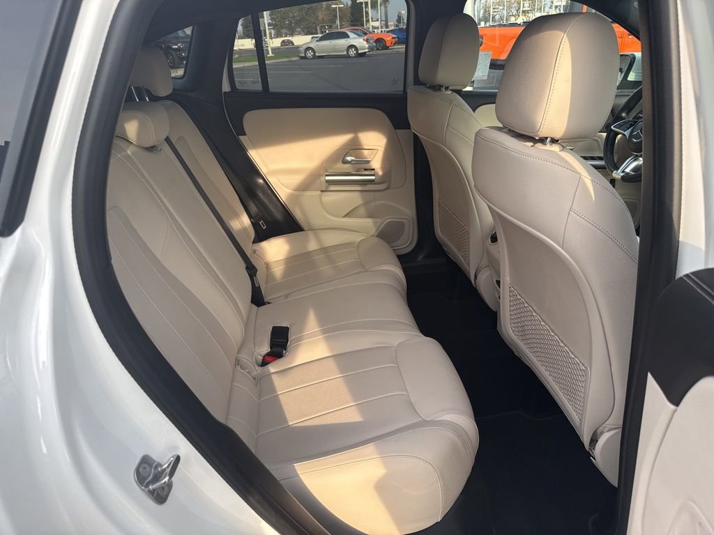 Used 2025 Mercedes-Benz GLA 250 4MATIC image 14