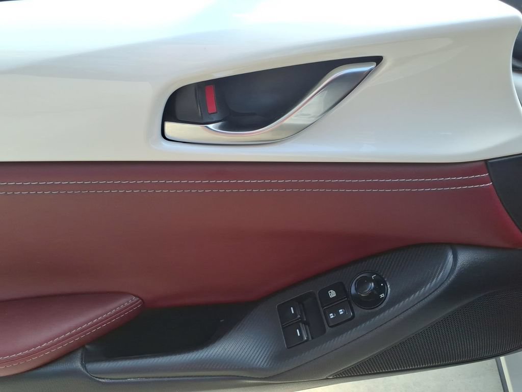 Used 2020 MAZDA MX-5 Miata RF Grand Touring RWD image 11
