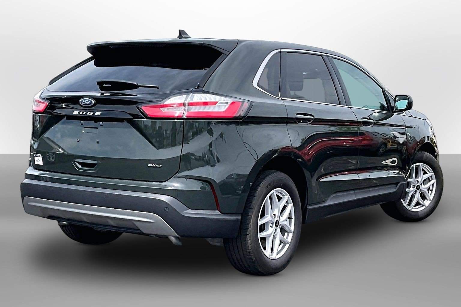 Used 2024 Ford Edge SEL w/ Convenience Package AWD/4WD image 11