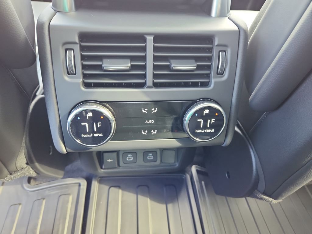 New 2026 Land Rover Discovery S image 26