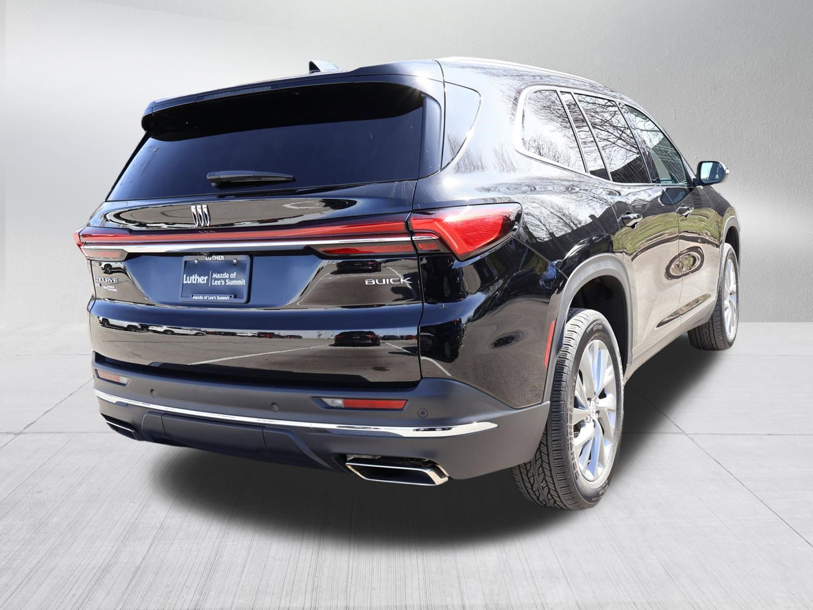 Used 2025 Buick Enclave Preferred image 7