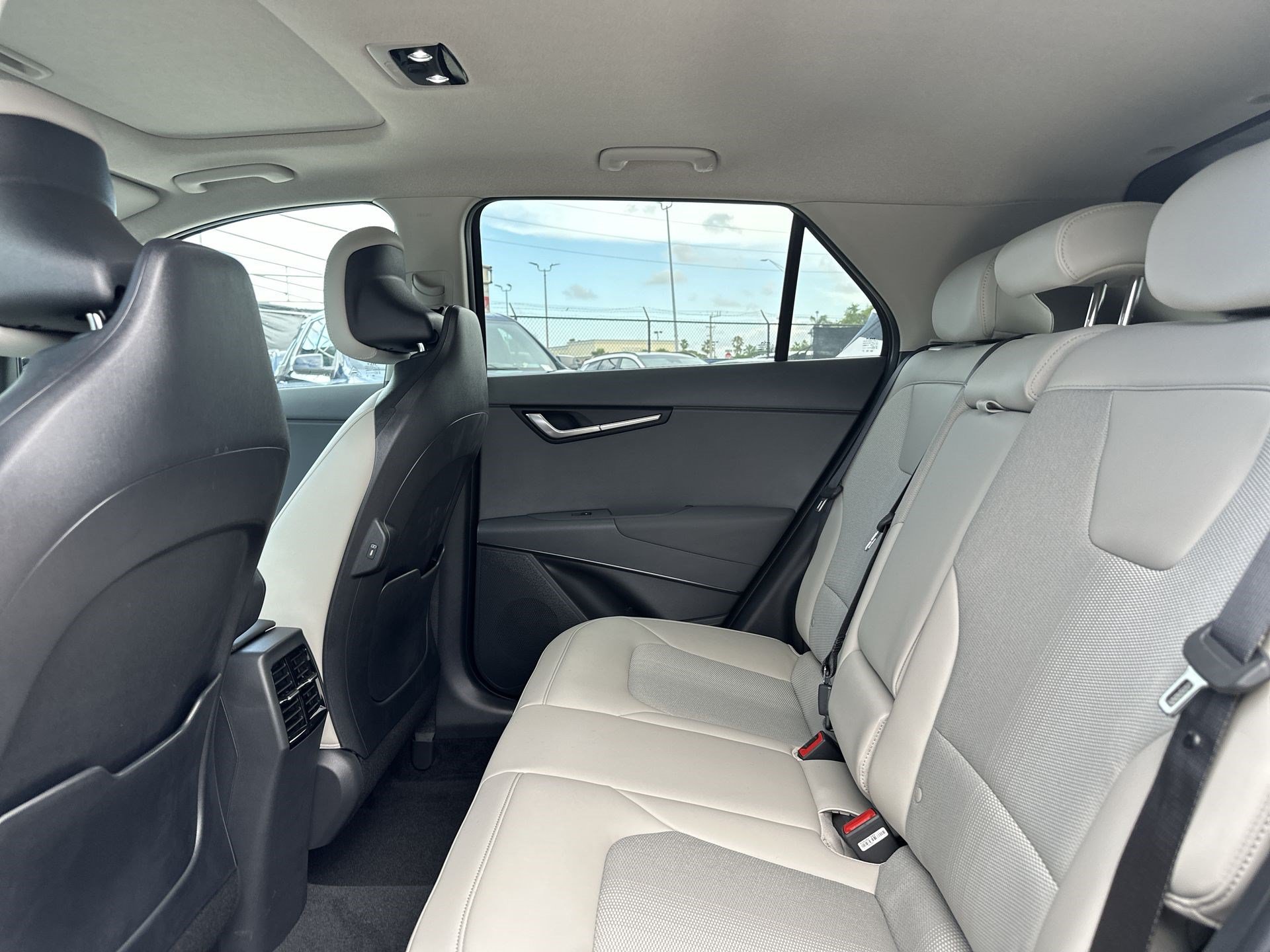 Certified 2025 Kia Niro EX Touring FWD image 23