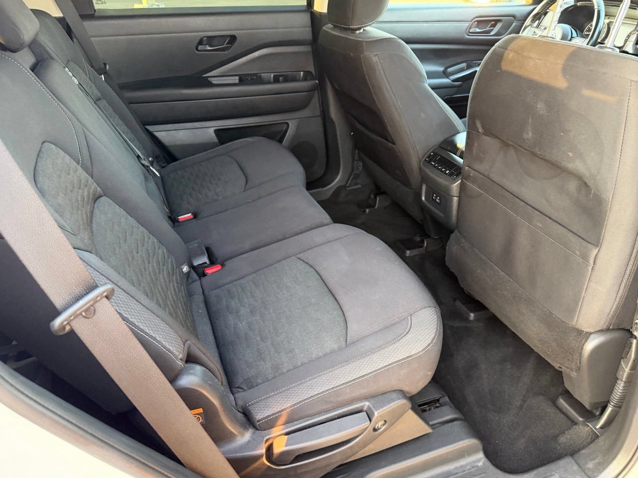 Certified 2023 Nissan Pathfinder SV w/ Lighting Package (N92) FWD image 37